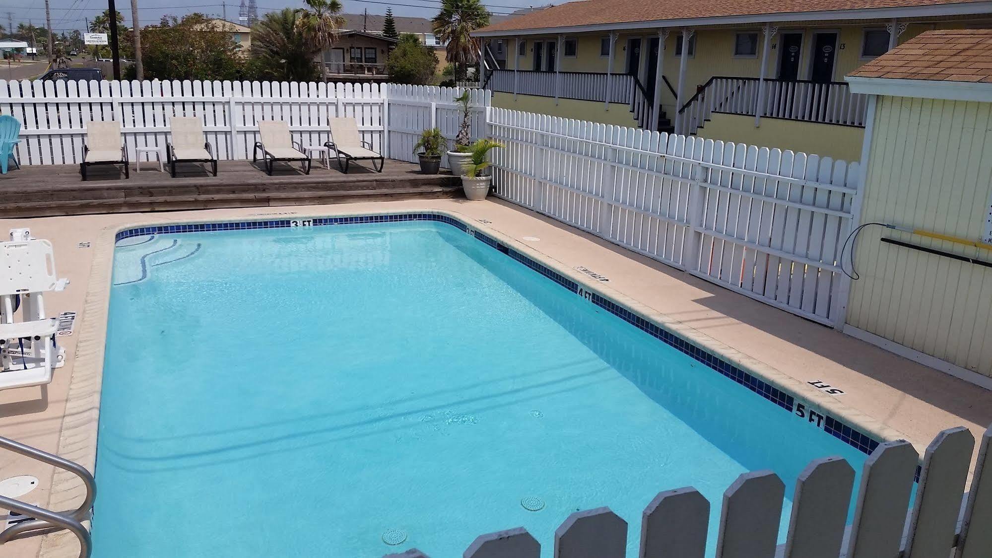 Amelia'S Landing Hotel Port Aransas Exterior photo