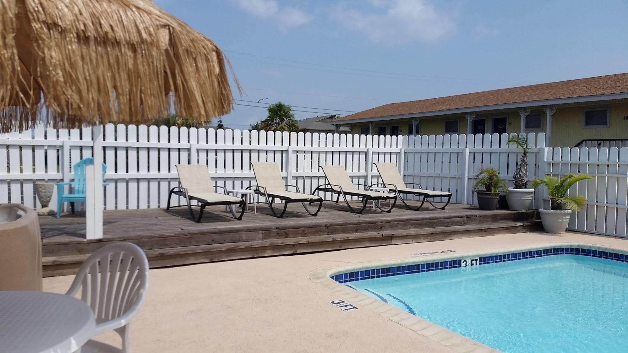 Amelia'S Landing Hotel Port Aransas Exterior photo